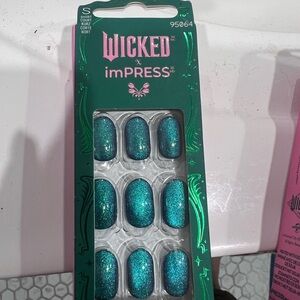 Wicked x imPRESS Glitter Press-On Nails